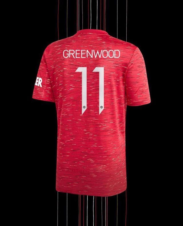 英格兰主场险胜冰岛，领跑积分榜(英格兰客场成绩)