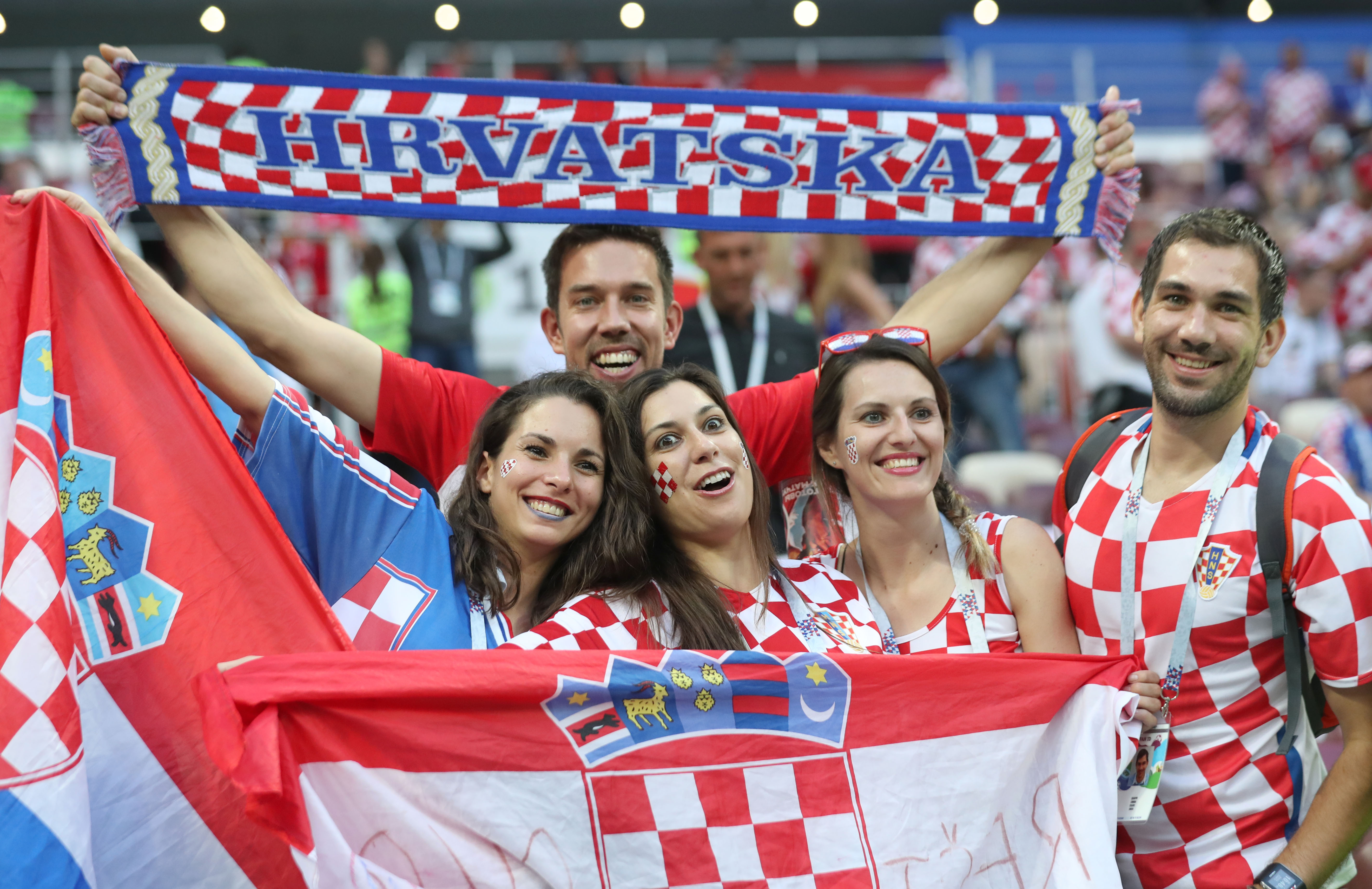 国际足球赛事吸引着众多球迷观看(国际足球十大精彩比赛) 国际足球赛事吸引着众多球迷观看(国际足球十大精彩比赛)